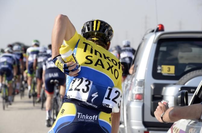 Matti Breschel stowes away his bidon