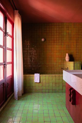 Split Complementary Colors Are the Secret to Layered Schemes | Livingetc