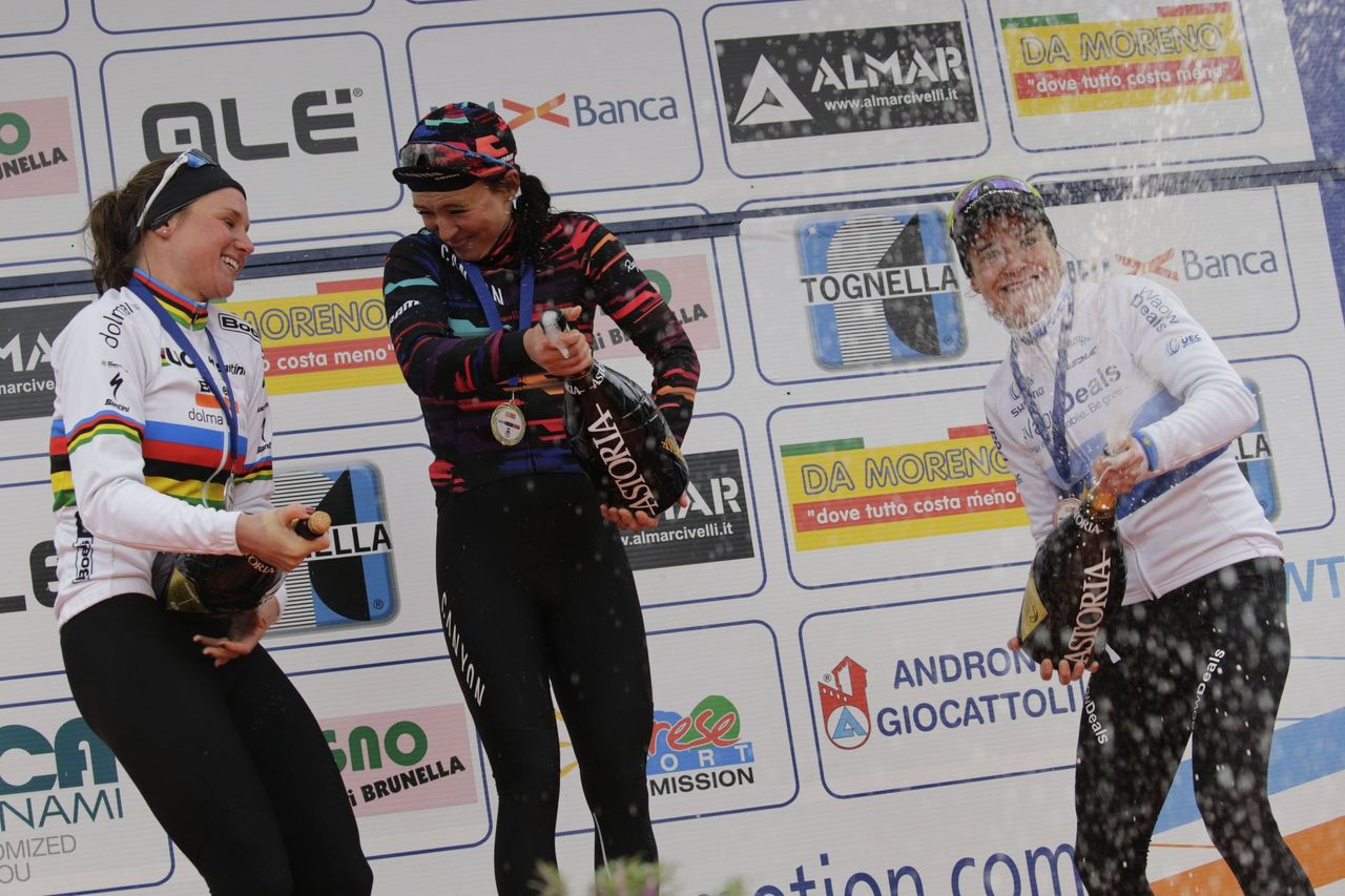 Chantal Blaak, Katarzyna Niewiadoma, and Marianne Vos on the podium