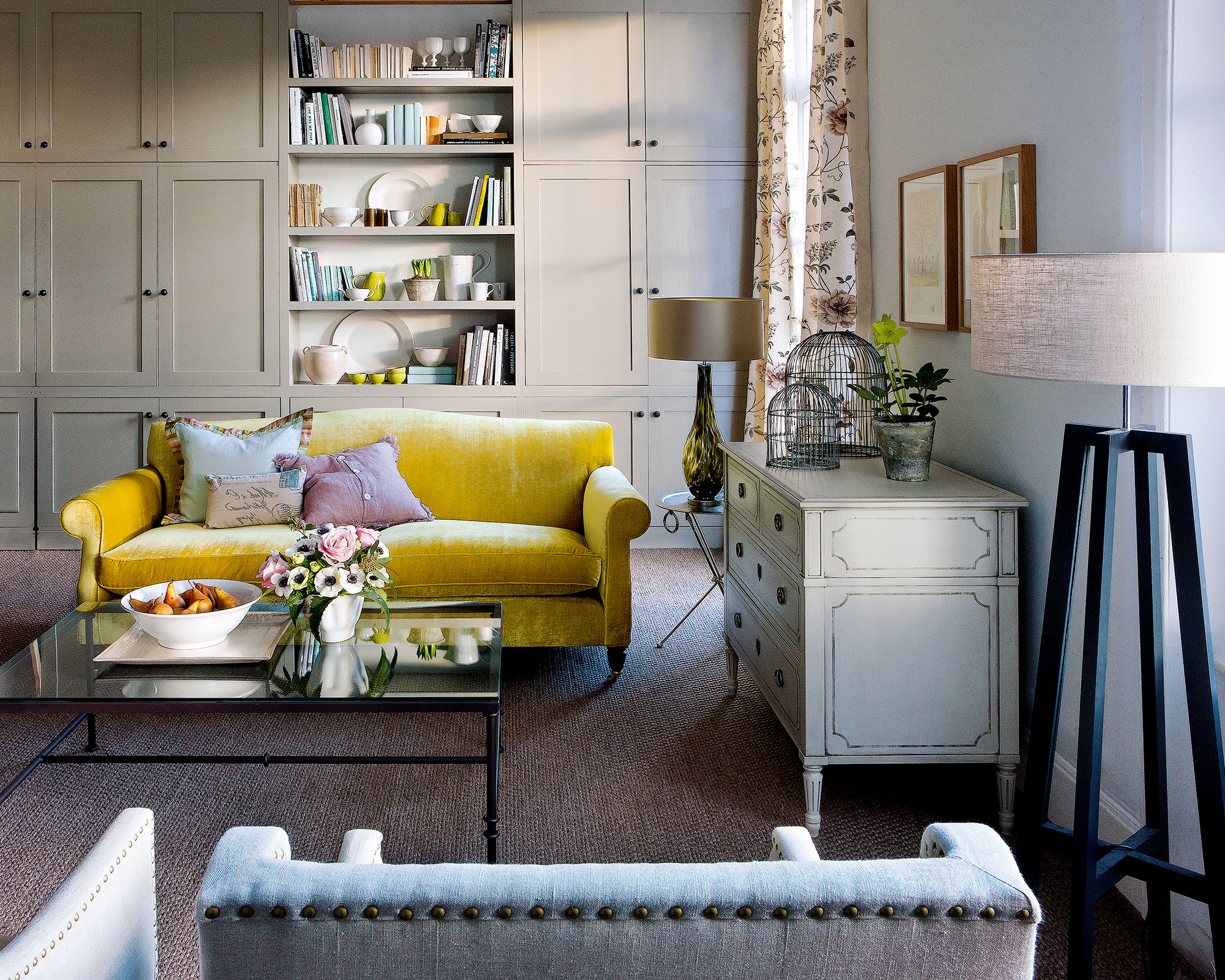 Living room ideas with yellow sofa