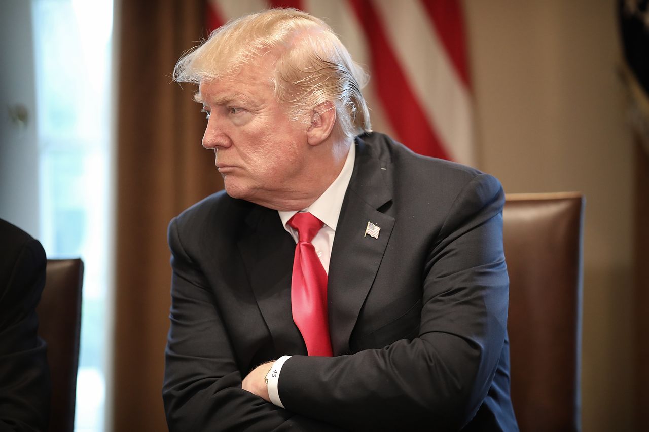 President Trump speaks with leaders of the steel and aluminum industries