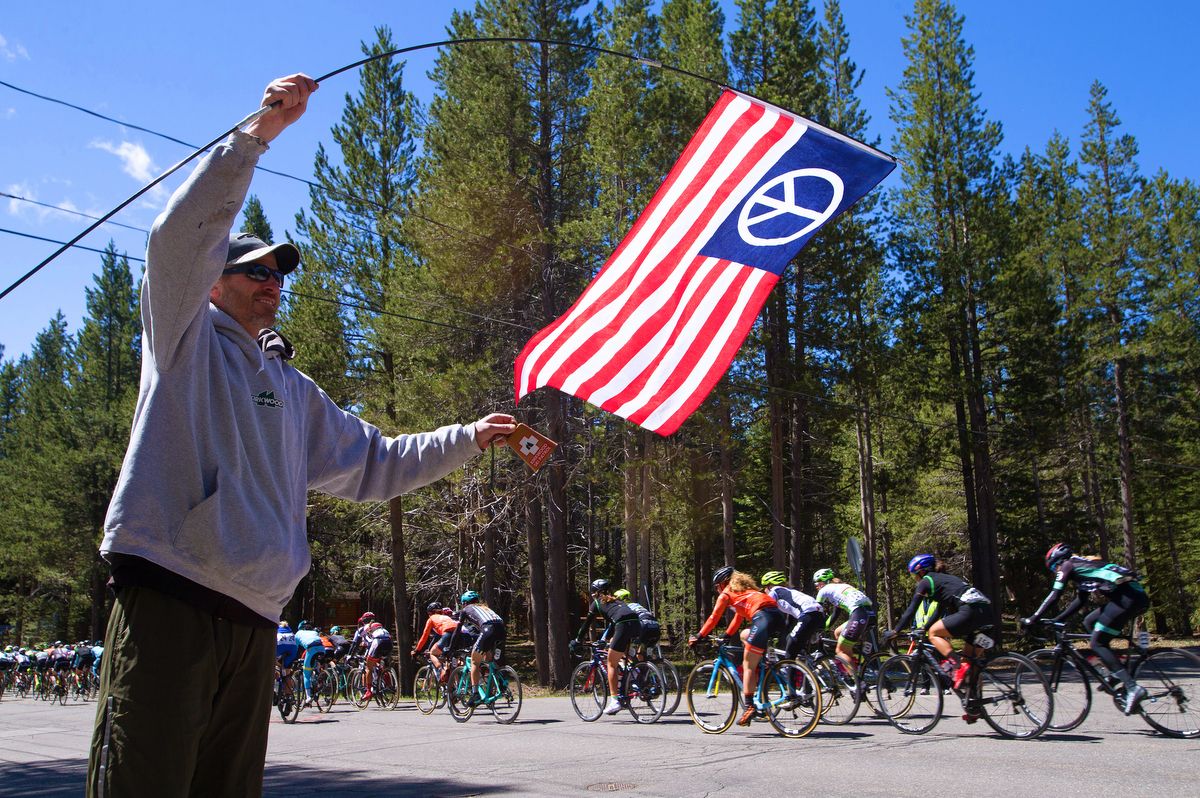 A fan with an alternative US flag
