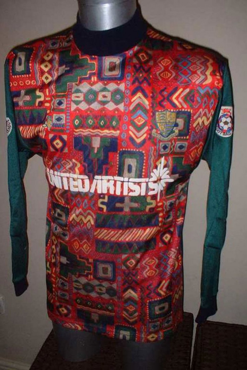 50-worst-football-kits-ever-49-1556697318-rWFR-column-width-inline