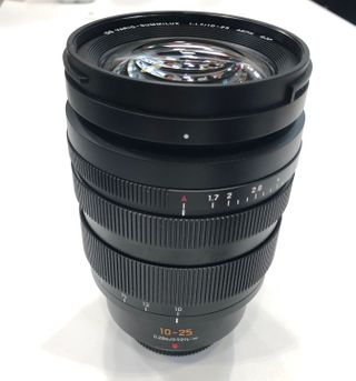 The lens has a wide zoom ring, and very smooth focus ring – in addition to the aperture ring