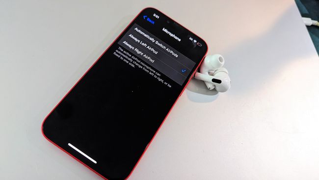 где микрофон в airpods pro 2