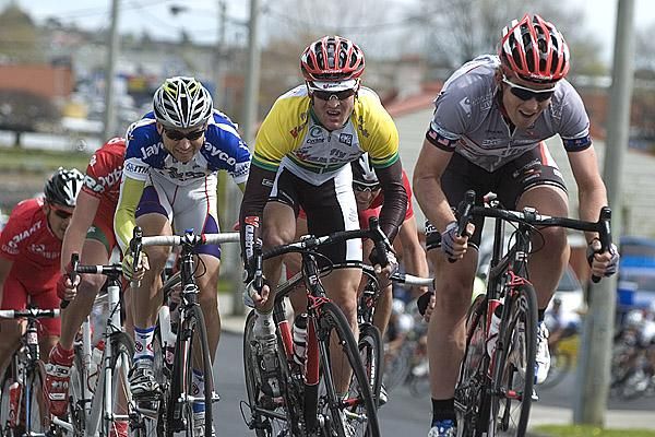 Benjamin King drives Fly V Australia teammate Bernard Sulzberger and Matt Wilson (Jayco/VIS) around the streets of East Devonport.