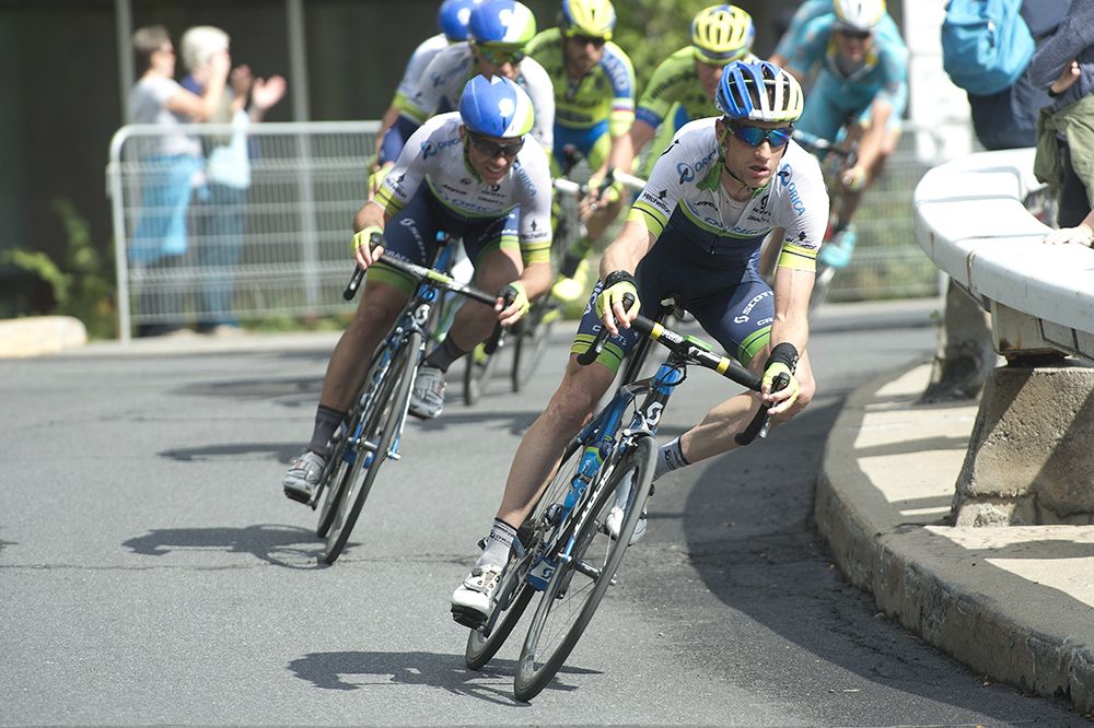 Pieter Weening on the front of the bunch