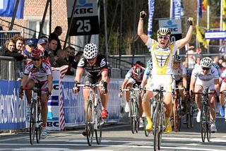 Ina-Yoko Teutenberg celebrates her 2009 Ronde van Vlaanderen victory, a win she hopes to repeat in 2010.