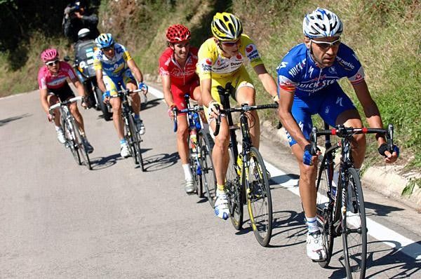 Juan Manuel G&aacute;rate (Quick.Step - Innergetic) leads the breakaway