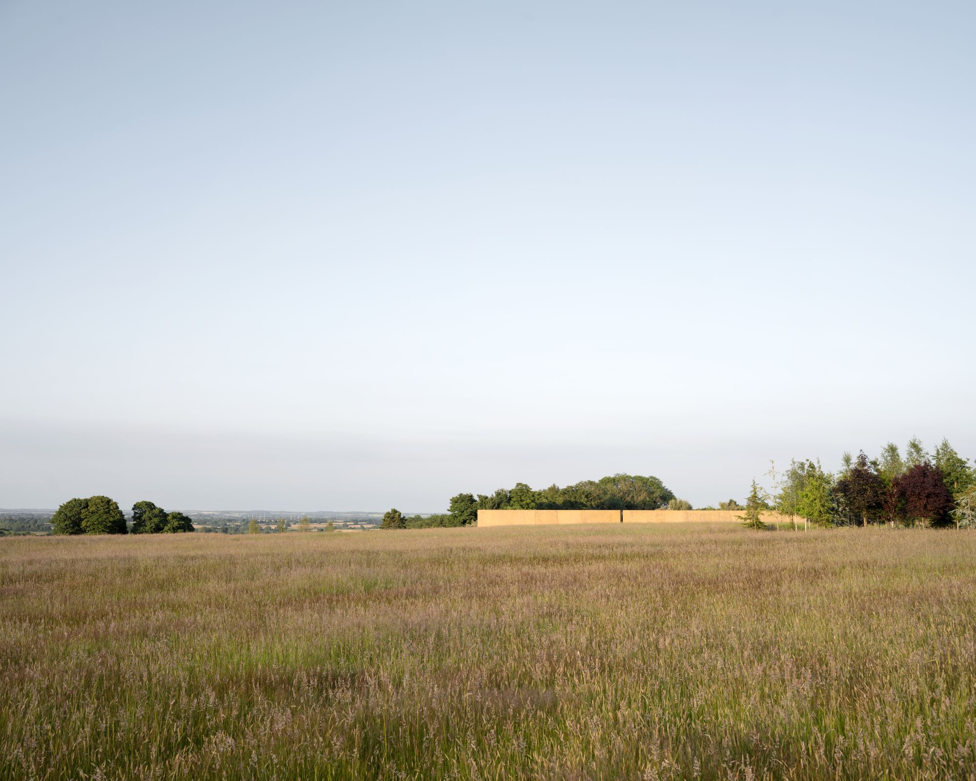 Hiaven house by McLaren Excell, a minimalist home in the biritsh countryside