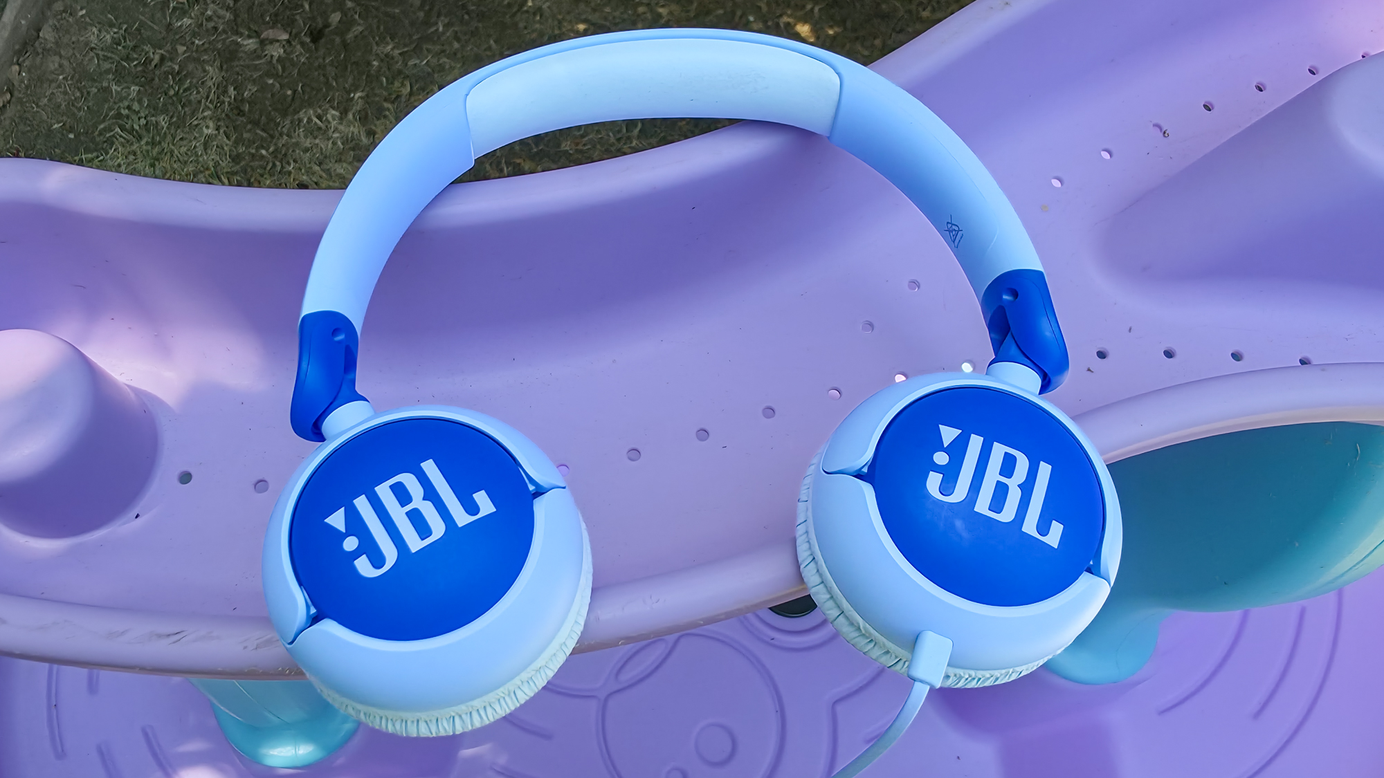 JBL Junior 320 kid headphones