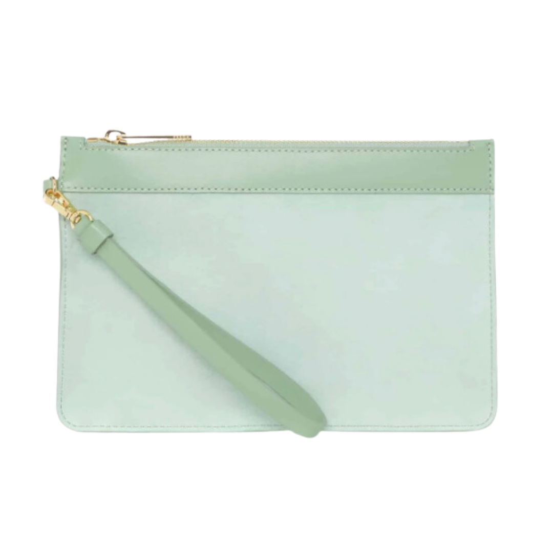 Outfit Sandwiching: purse