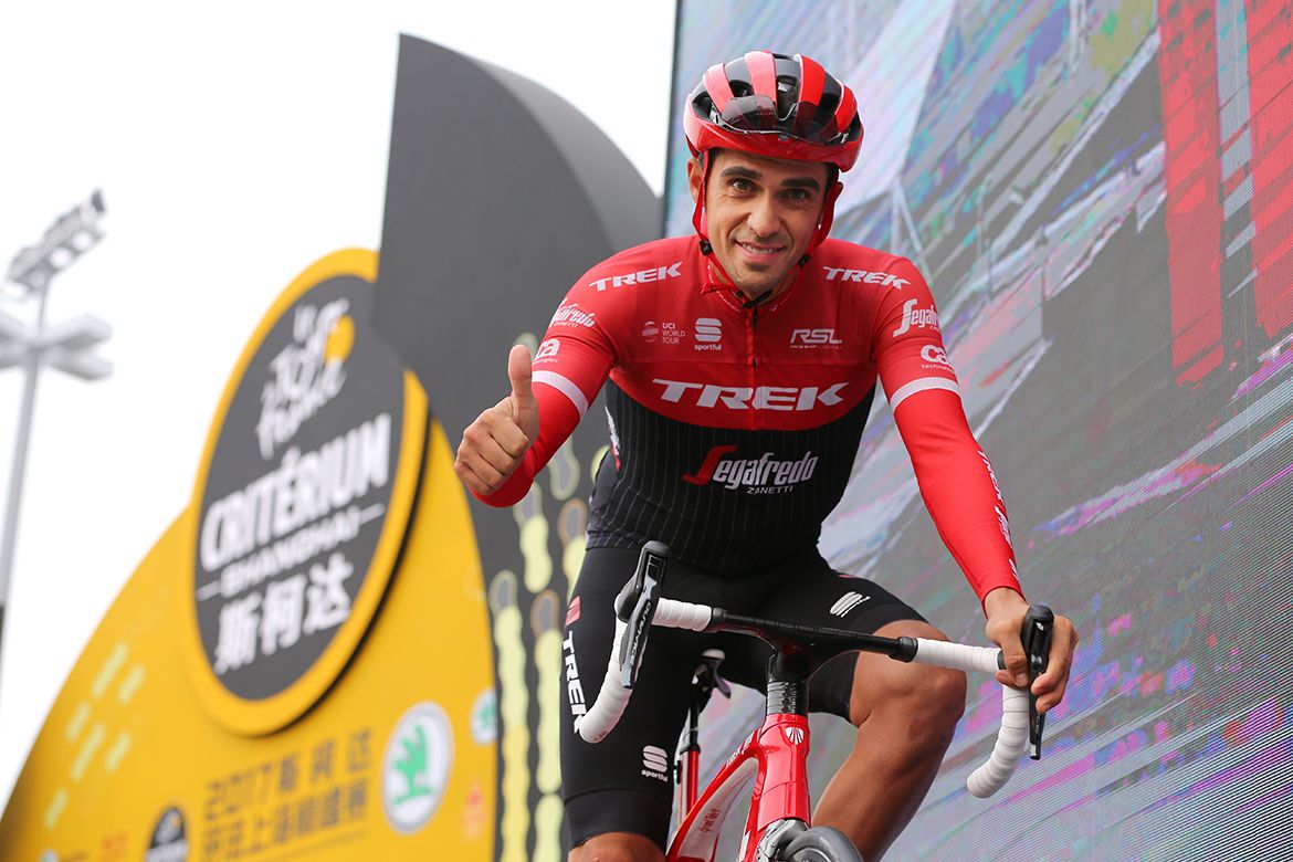 Thumbs up from Alberto Contador