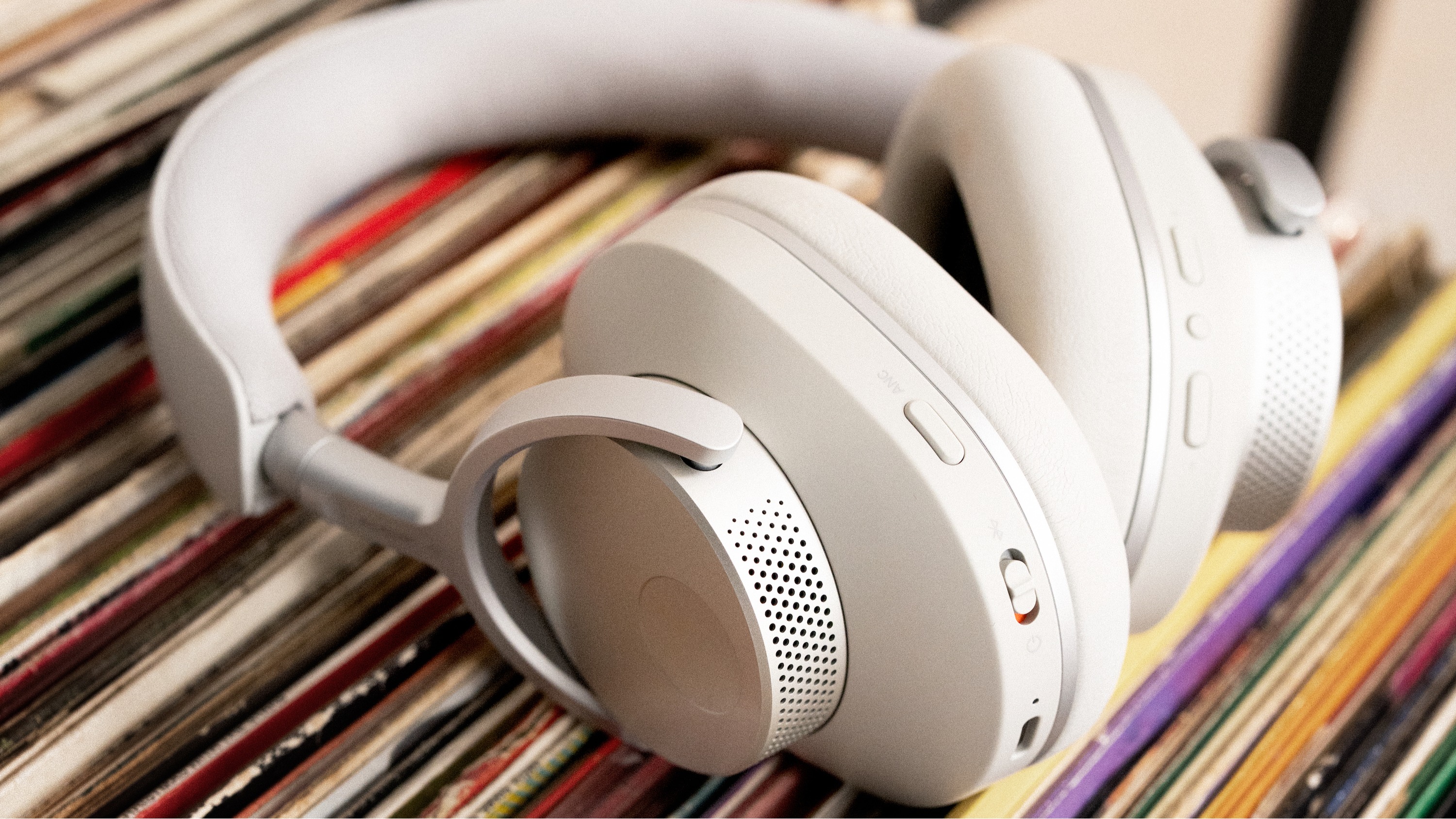Cambridge Audio P100 SE white over-ear wireless headphones