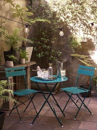 John Lewis Festoon Outdoor Line Lights Clear ú60, Brighton Bistro Outdoor Table and Chair Set Palm £79
