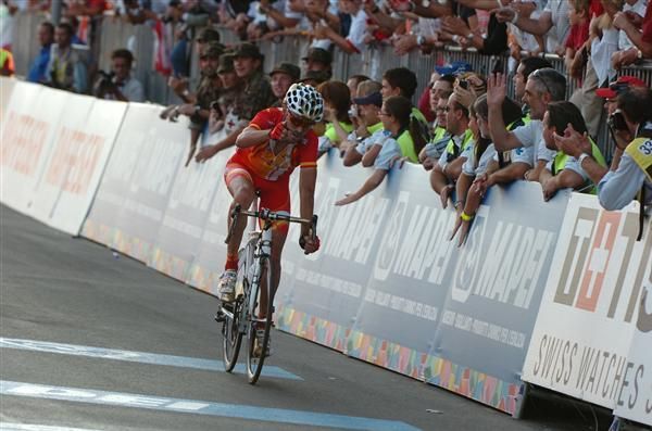 Samuel Sanchez (Spain) finishes fourth.