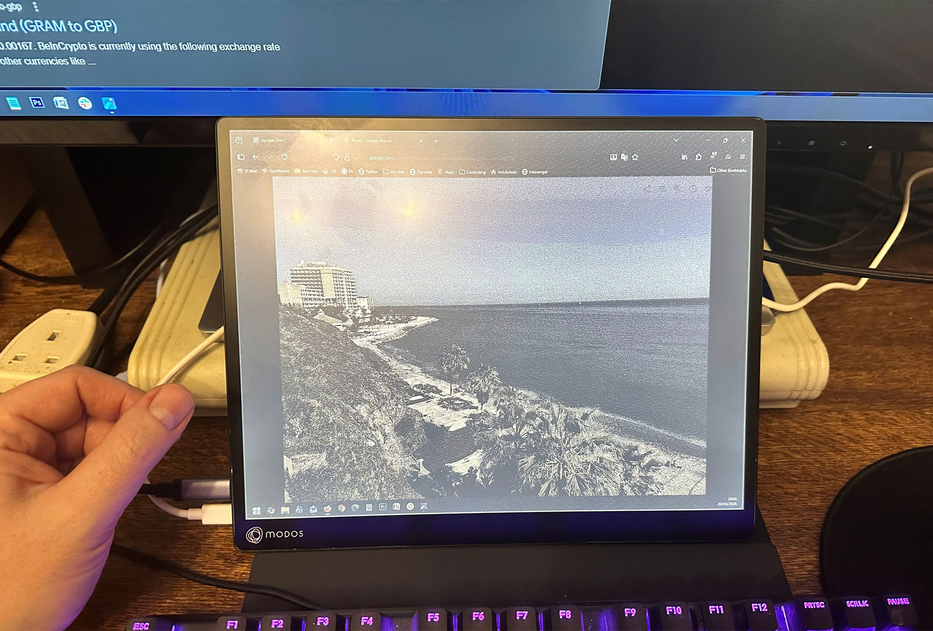 Modos Tech e-paper monitors