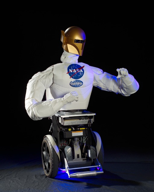 Robonaut B can be attached to a Segway robotic mobility platform to drive on Earth.