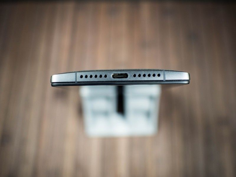 An Engineer Solved The Iphone Usb C Problem - yys28i1