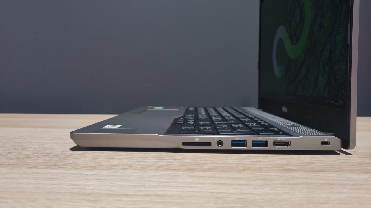 Fujitsu Celsius H5511