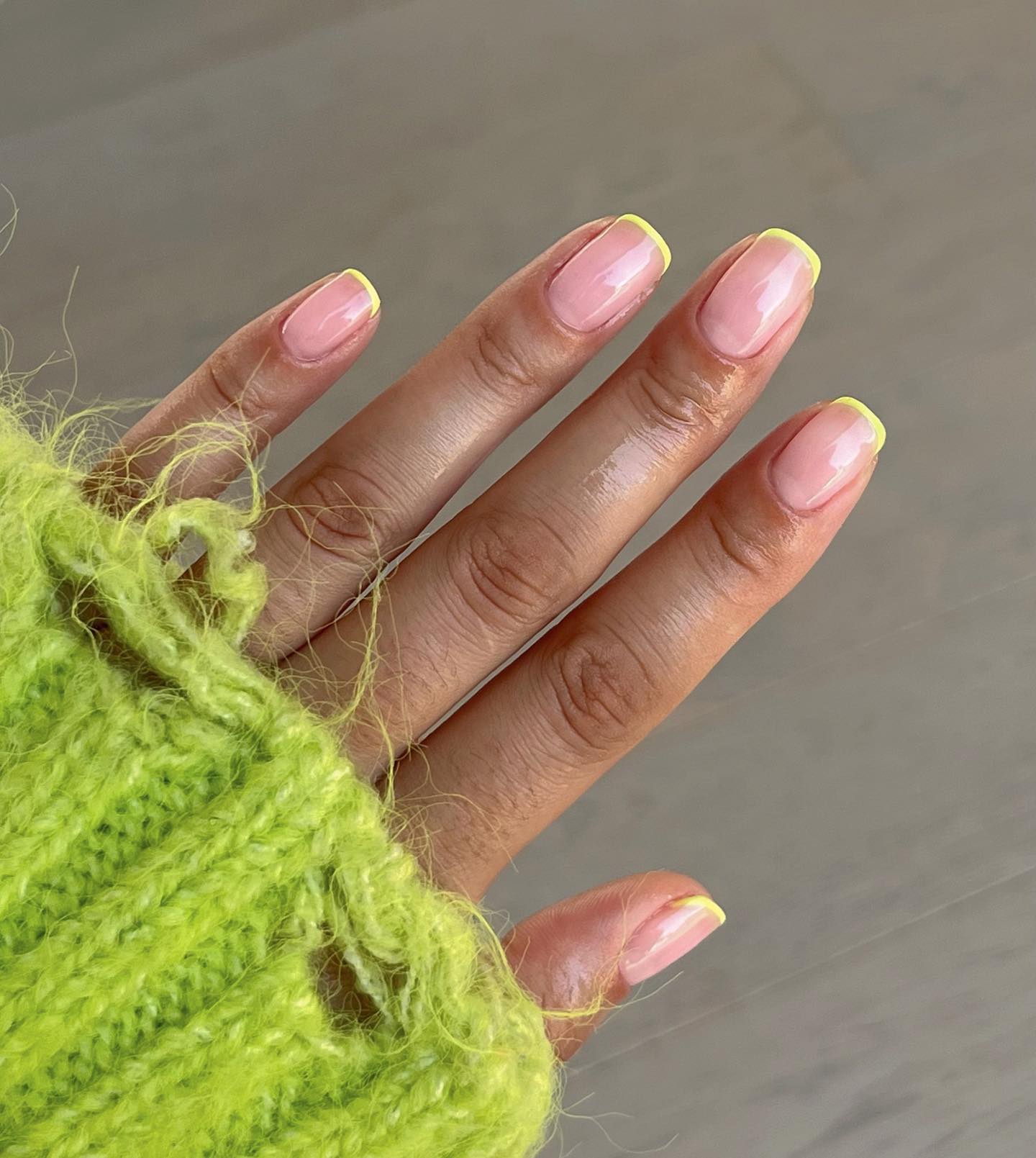 @corrinnabianca neon yellow French tip nails