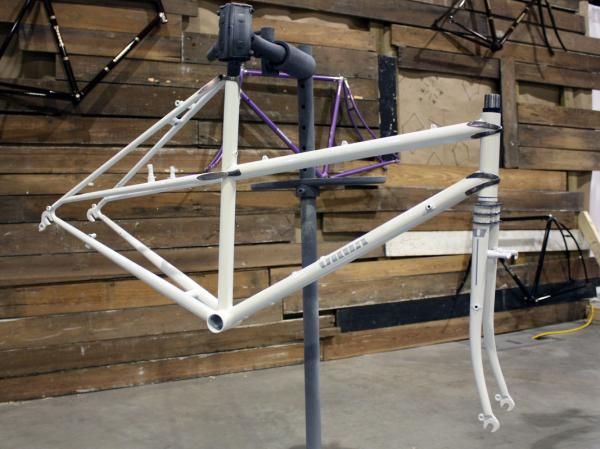 This Villin mixte frame looks fairly plain until you step a bit closer.