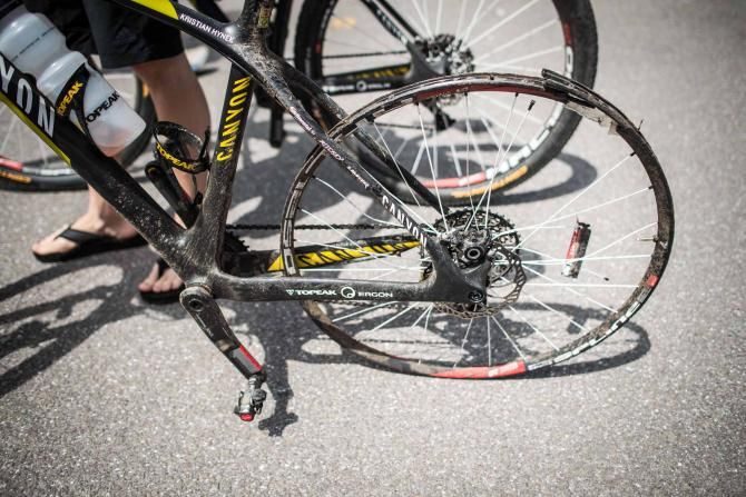 The reason why Topeak Ergon lost time - it was due to Kristian Hynek's back wheel