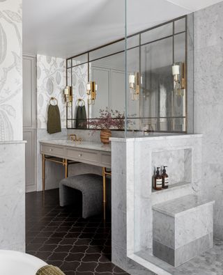 marble bathroom with botanical wallpaper, double vanity and built-in makeup counter by Hoedemaker Pfeiffer