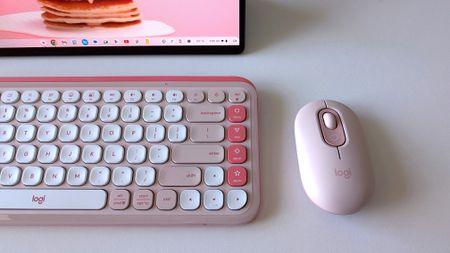 Logitech POP ICON Keys keyboard and POP mouse in pink