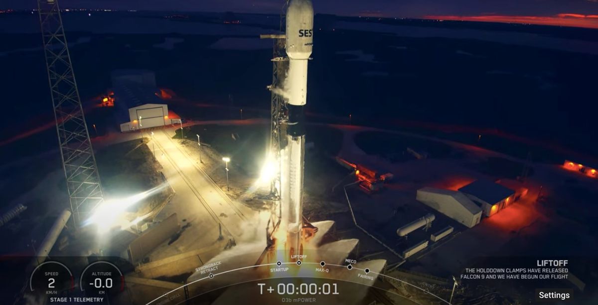 ترسل SpaceX قمرين صناعيين للاتصالات إلى المدار عند إطلاقها رقم 200