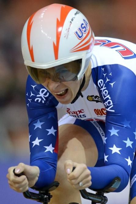 Sarah Hammer (USA) en route to the fifth individual pursuit world championship of her career.
