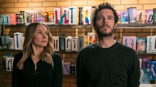 (L-R) Kristen Bell as Joanne and Adam Brody as Noah Roklov in "Nobody Wants This"