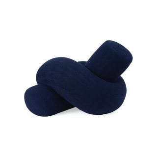 Bearby knot pillow