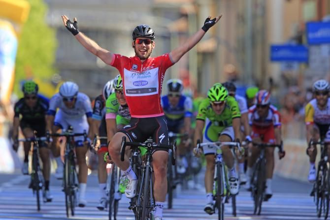 Mark Cavendish (Omega Pharma - QuickStep) wins the final stage into Brescia