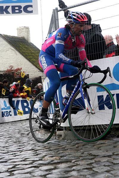 Fabio Baldato (Lampre) takes a left-hander at good speed, and not showing signs of slipping.