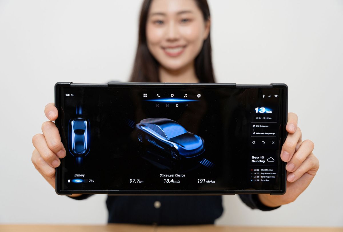 Samsung showcases foldable and rollable OLED displays