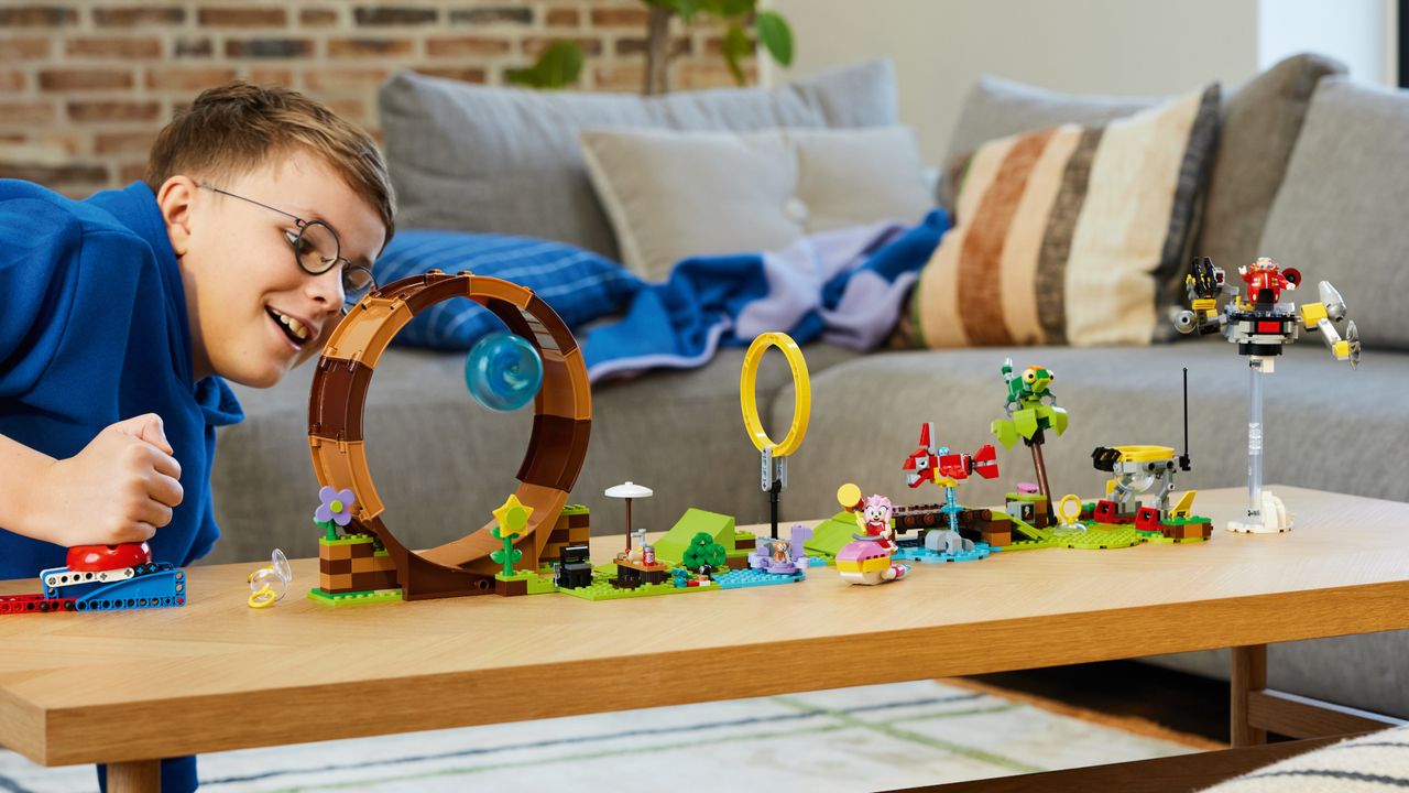 Sonic&rsquo;s Green Hill Zone Loop Challenge set and box
