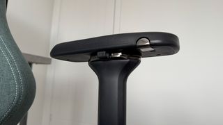 The Armrests of the Boulies Master Series