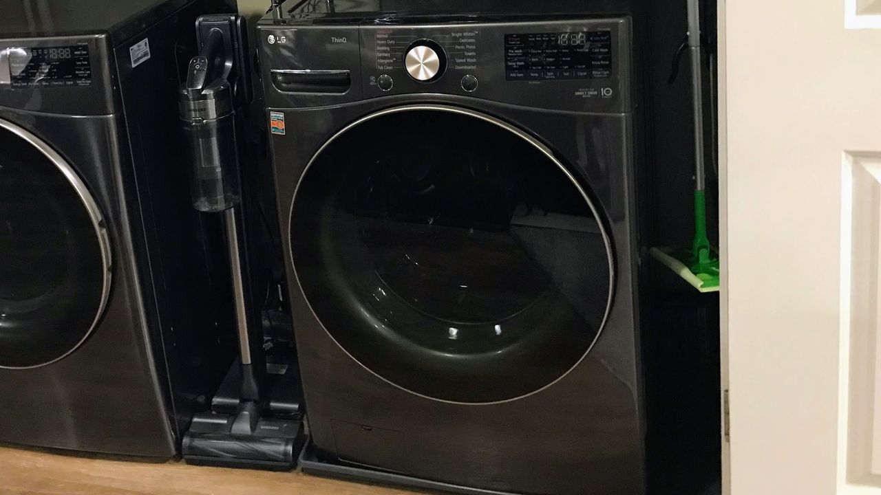 LG WM4000HBA 4.5 Cu. Ft. Smart Front Load Washer