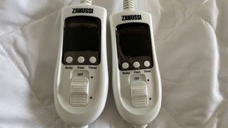 Both controllers on the Zanussi Double Electric Blanket