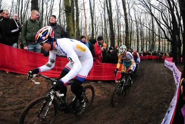Zdenek Stybar (Telenet - Fidea) riding a loose climb.