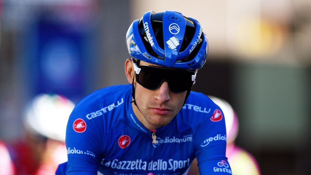 Giro d'italia colour-matched tech for the classification leaders