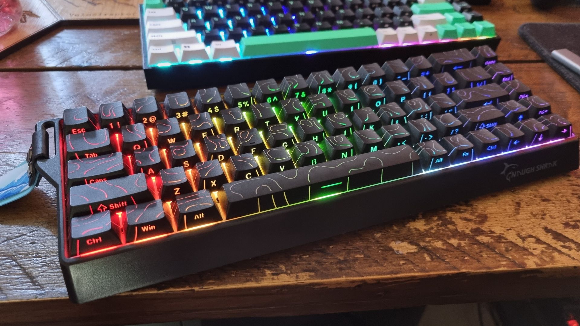 Close ups of the Gamakay x NaughShark budget gaming keyboard