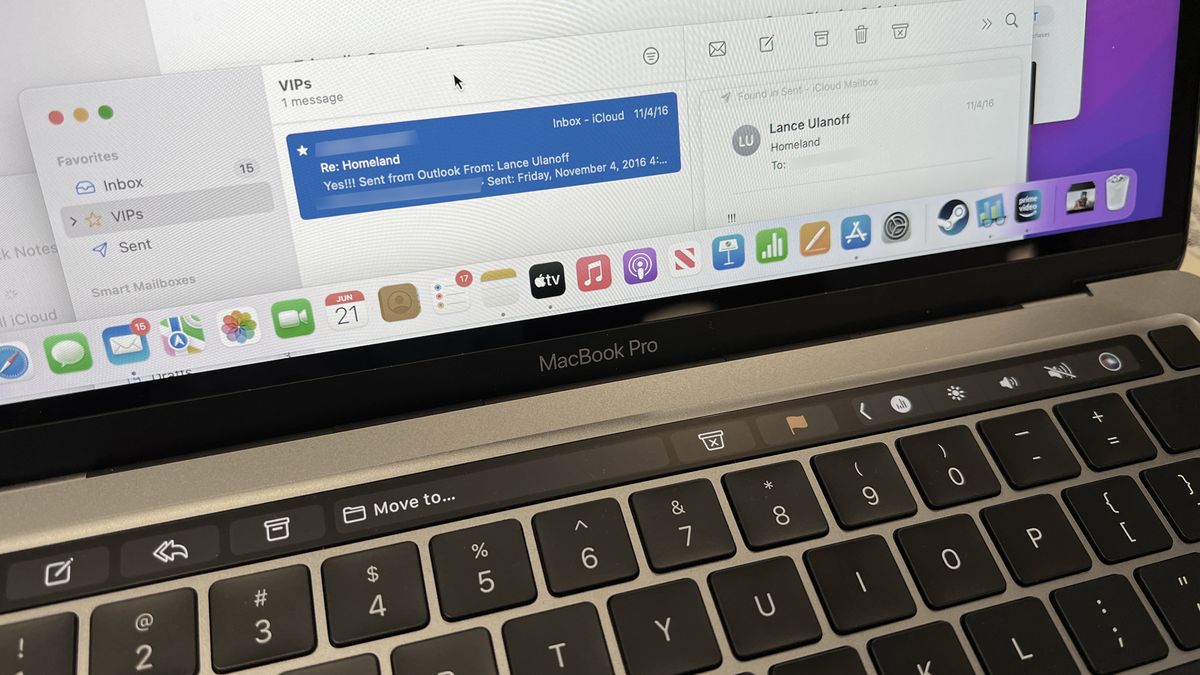 MacBook Pro 13-inch M2 2022 Touch Bar
