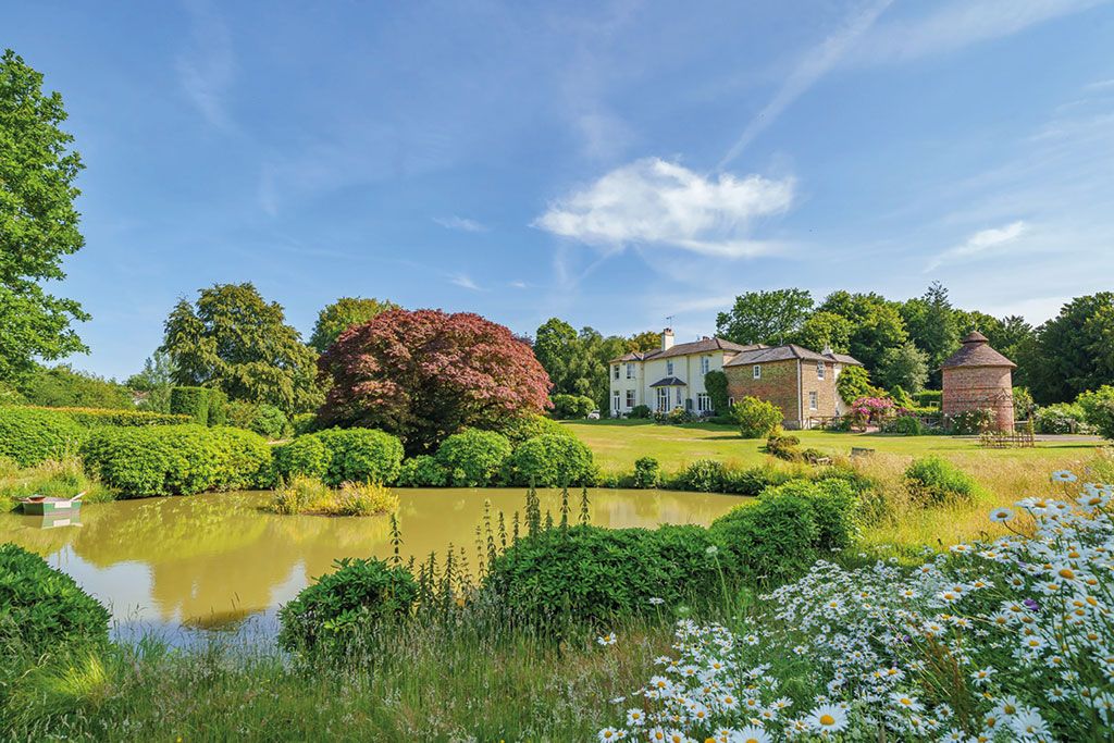 Properties for sale with tennis courts: Pickforde, Ticehurst, Wadhurst, West Sussex