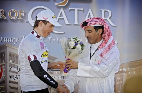 Geert Steurs accepts the prize of points leader