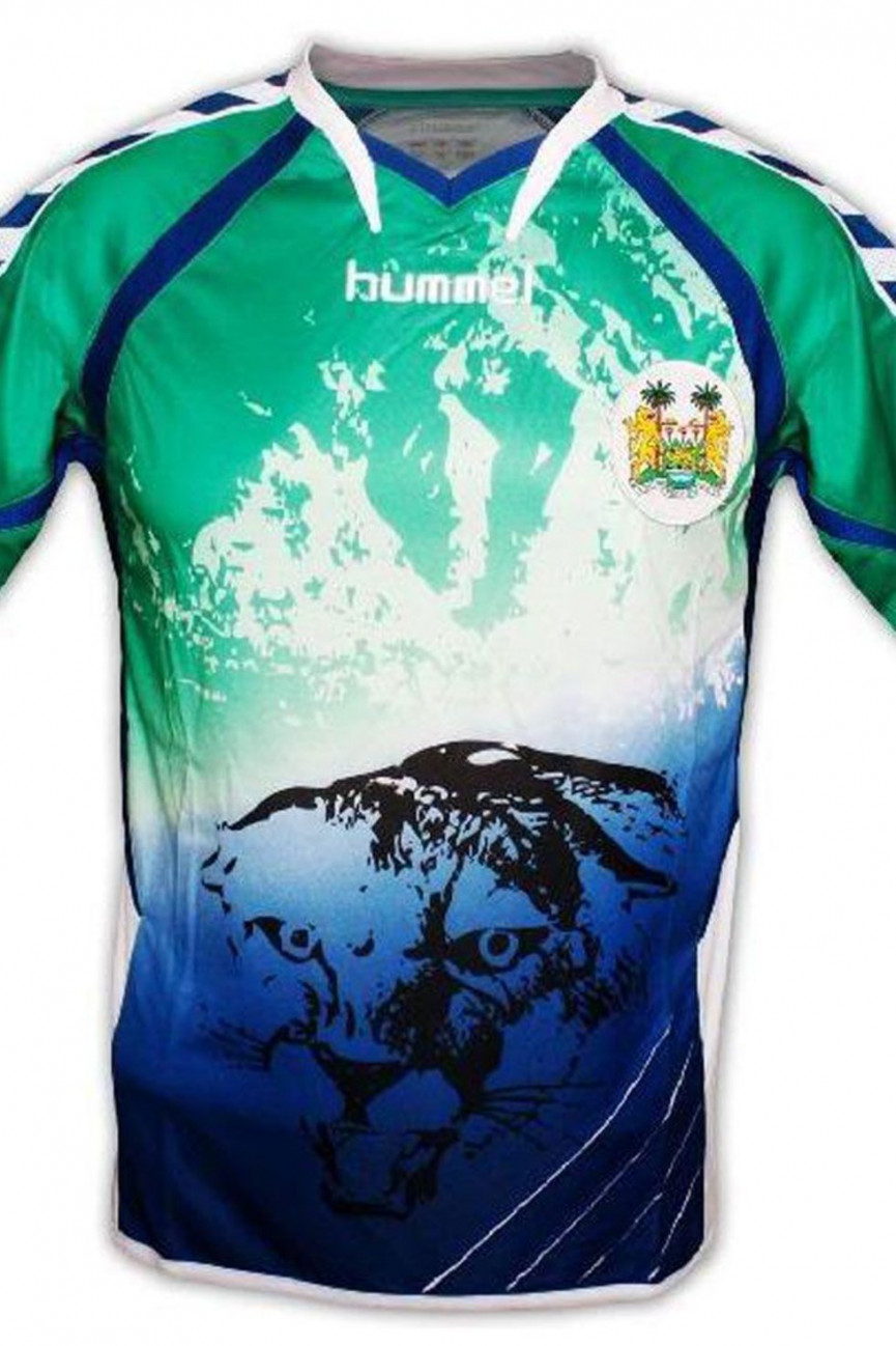 50-worst-football-kits-ever-48-1556697317-zxkY-column-width-inline