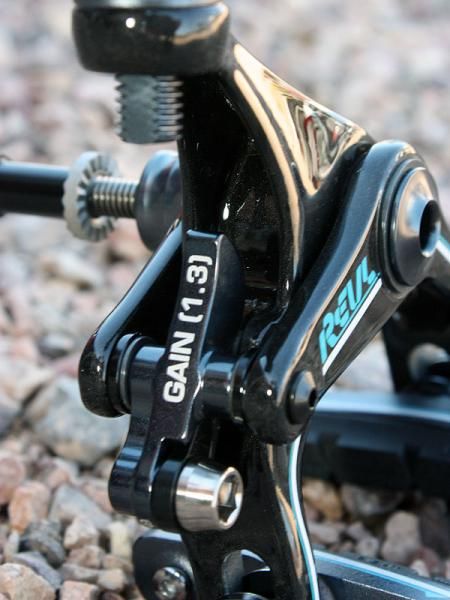 Two cams will allow for easy cross-compatibility between Shimano Dura-Ace 7900/Ultegra 6700 and other brake levers.