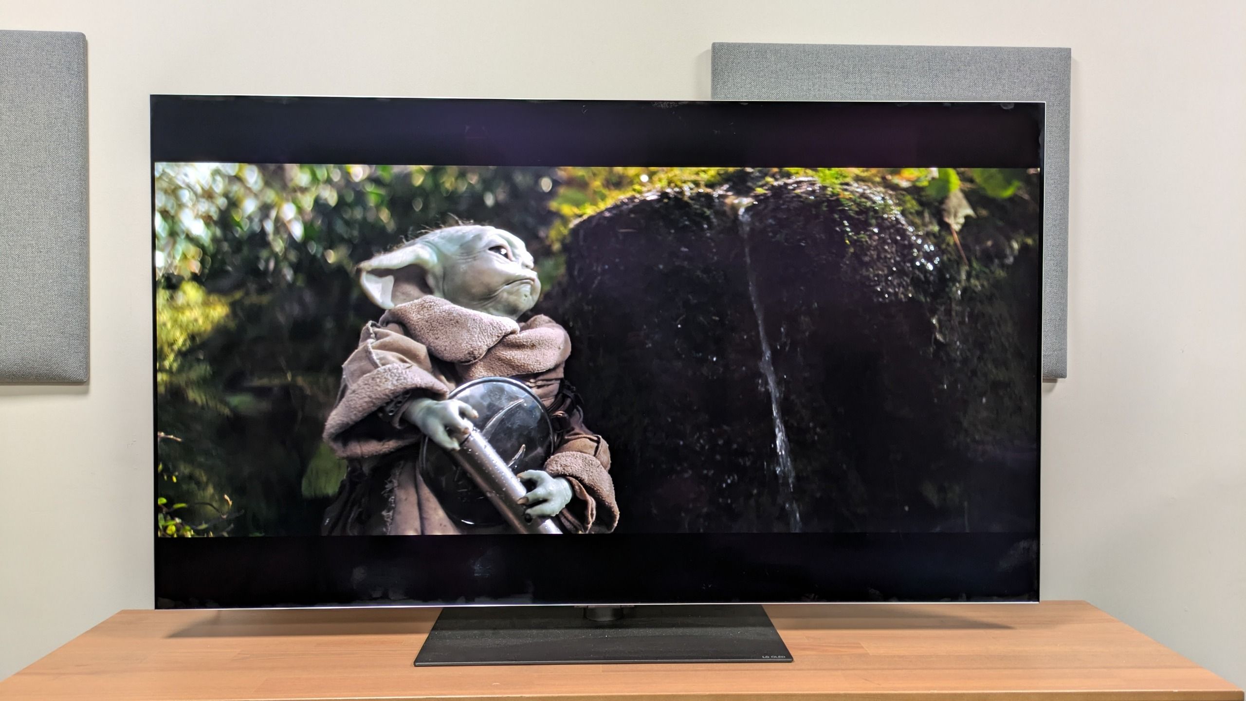 Star Wars the mandalorian  grogu 4k blu-ray on LG G6 showing grogu with a water bottle