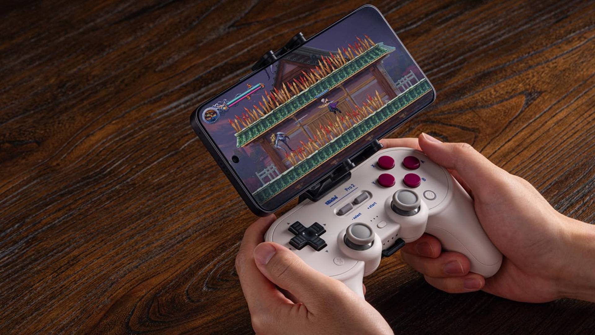 Official image of the 8BitDo Mobile Clip for Pro 2/Pro 3 Bluetooth Controller.